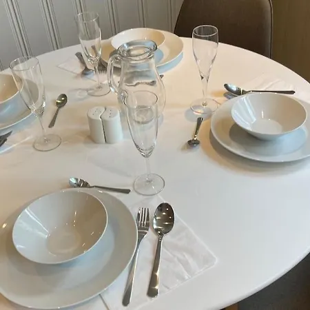 Апартаменты Ledaal Place 1 By *