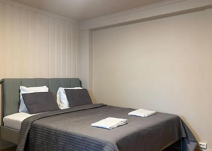 Ledaal Place 1 By Apartament